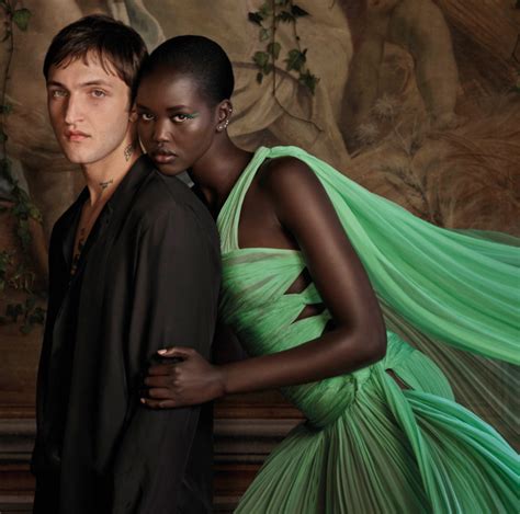 valentino born in roma discount